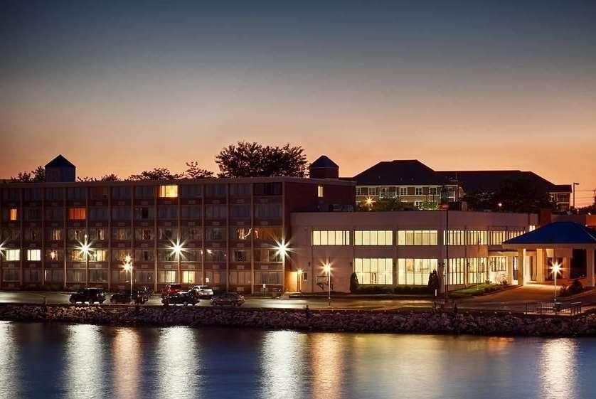 Hotel Wyndham Garden Kenosha Exterior foto