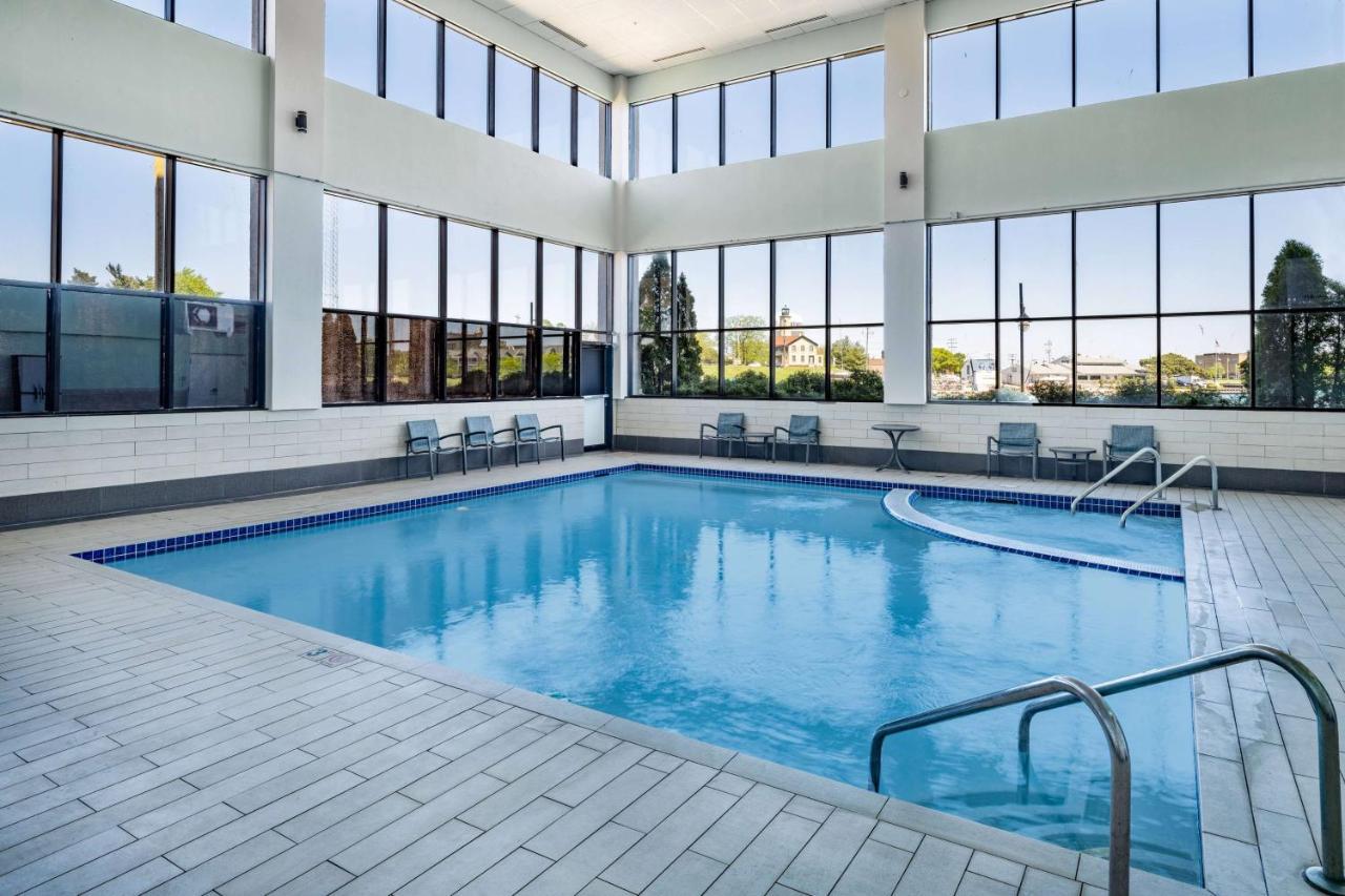 Hotel Wyndham Garden Kenosha Exterior foto