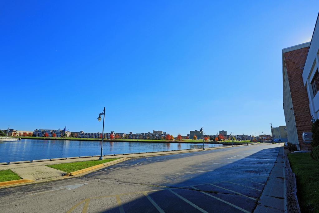 Hotel Wyndham Garden Kenosha Exterior foto
