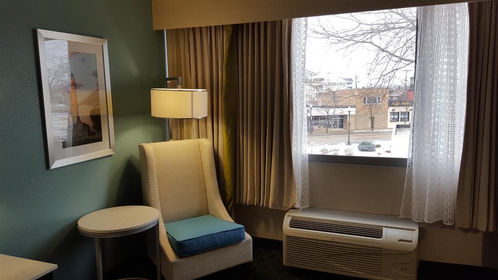 Hotel Wyndham Garden Kenosha Exterior foto